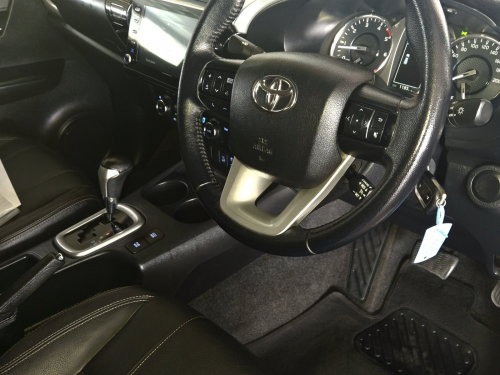 Toyota Hilux 2.8 GD6 Raider 4x4 A/T in Namibia
