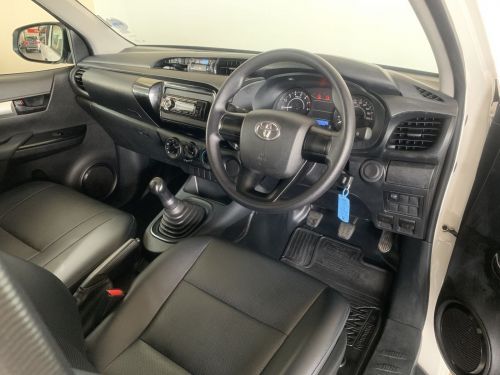 Toyota Hilux 2.0VVTI A/C in Namibia