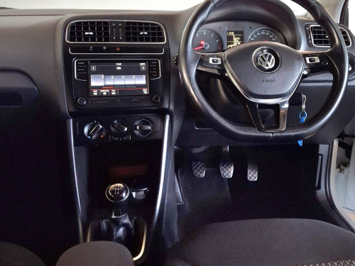 Volkswagen Polo vivo 1.6 High Line in Namibia