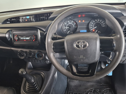 Toyota Hilux 2.4 GD S A/C S/C 4x2 in Namibia