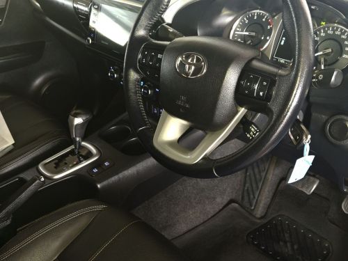 Toyota Hilux 2.8 GD6 Raider 4x4 A/T in Namibia