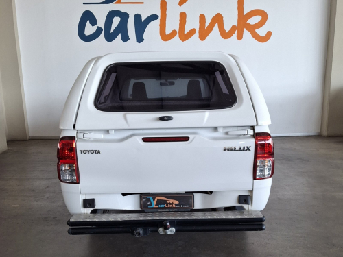 Toyota Hilux 2.0 vvti A/C S/C 4x2 in Namibia