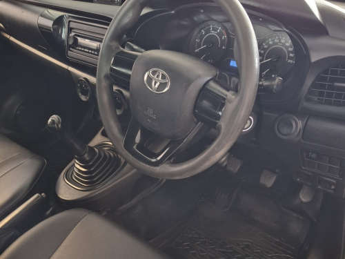 Toyota Hilux 2.0 vvti A/C S/C 4x2 in Namibia