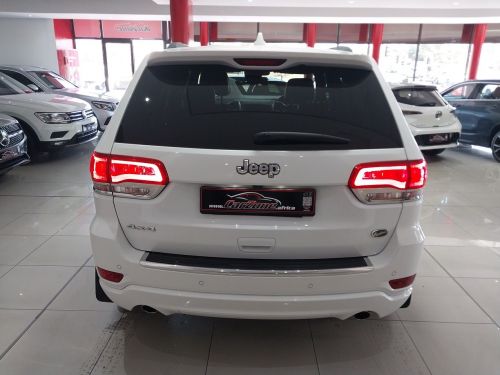 Jeep Grand Cherokee 3.6L V6 Overland in Namibia