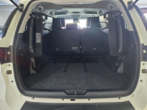 Toyota Fortuner 2.4gd-6 4x4 A/t in Namibia