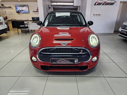 Mini Mini Cooper S in Namibia