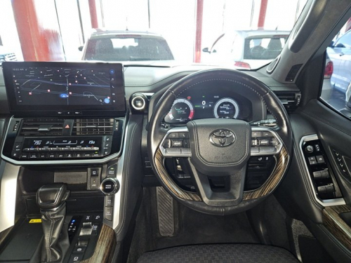 Toyota Landcruiser 300 V6 3.5t Zx in Namibia