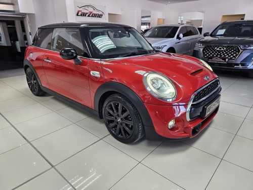 Used Mini Cooper S for sale in Windhoek