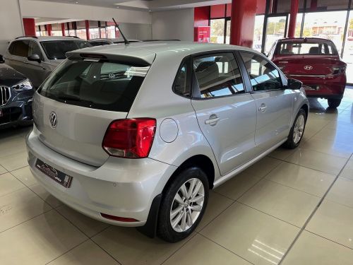 Volkswagen Polo Vivo 1.6 Comfortline Tip (5dr) in Namibia