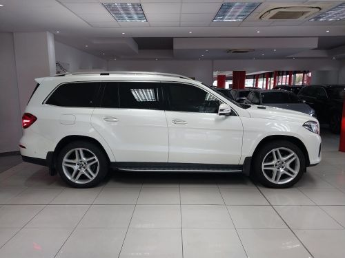 Mercedes-Benz GLS 500 in Namibia