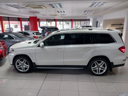 Mercedes-Benz GLS 500 in Namibia