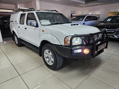 Nissan Hardbody Np300 2.5 Tdi 4x4 P/u D/c in Namibia