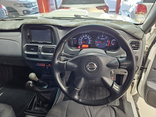Nissan Hardbody Np300 2.5 Tdi 4x4 P/u D/c in Namibia