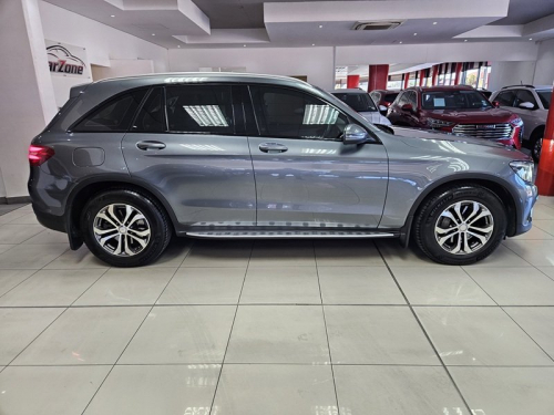 Mercedes-Benz Glc 220d in Namibia