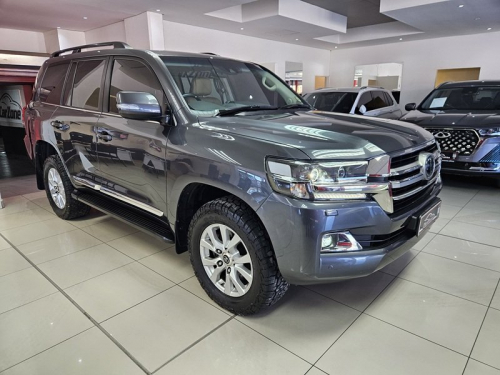 Toyota Landcruiser 200 V8 4.5d Vx-r A/t in Namibia