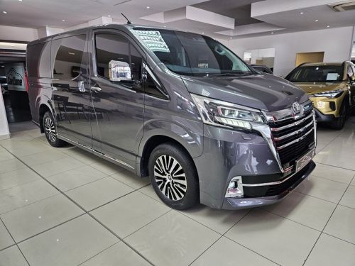 Pre-owned Toyota Toyota Quantum 2.8 Vx 6 Seat for sale in 