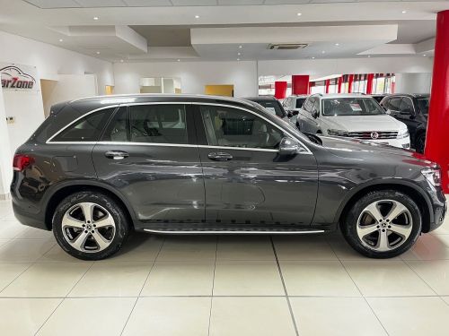 Mercedes-Benz Glc 300d 4matic in Namibia