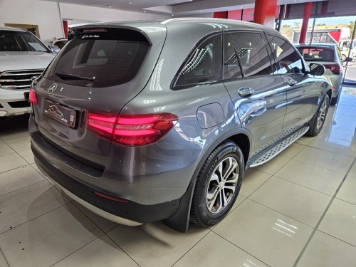 Mercedes-Benz Glc-class Glc 220d in Namibia