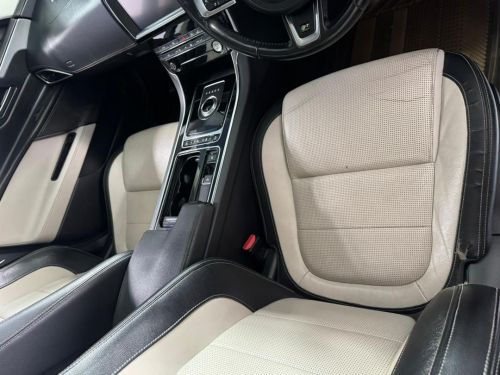 Jaguar Xe 2.0 R-Sport A/T in Namibia
