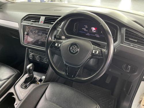 Volkswagen Tiguan 1.4 Tsi Comfortline Dsg (110kw) R-Line in Namibia