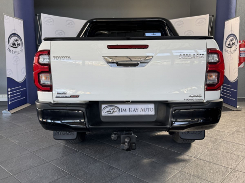 Toyota Hilux 4.0 V6 Raider 4X4 A/T P/U D/C in Namibia
