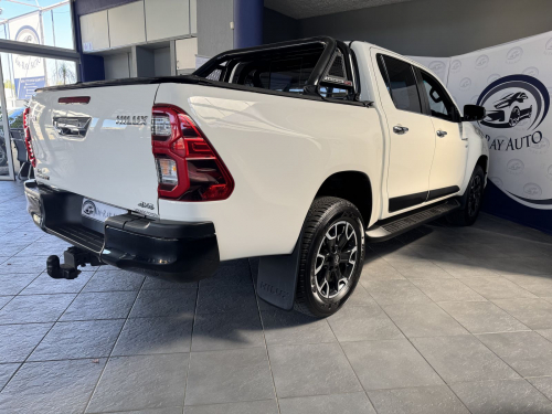 Toyota Hilux 4.0 V6 Raider 4X4 A/T P/U D/C in Namibia