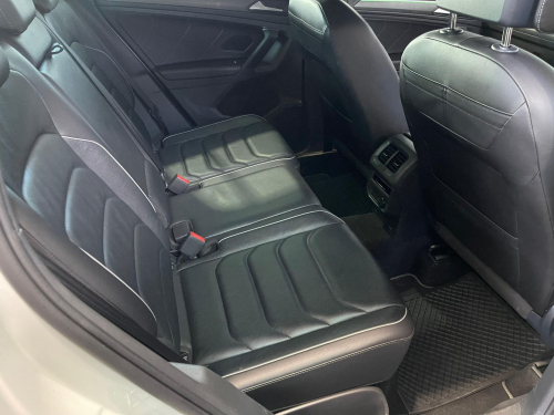 Volkswagen Tiguan 1.4 Tsi R-Line Dsg (110kw) in Namibia