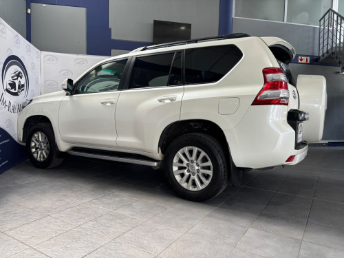 Toyota Prado Vx 4.0 V6 A/T in Namibia