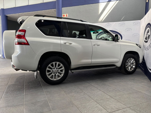Toyota Prado Vx 4.0 V6 A/T in Namibia