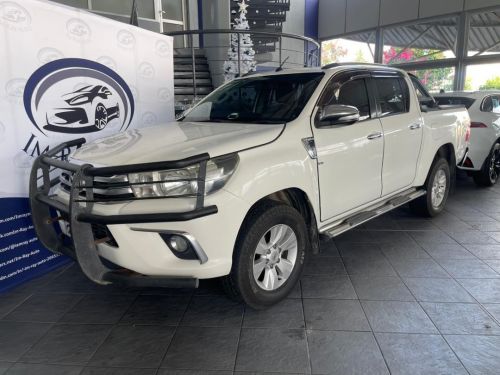 Pre-owned Toyota Hilux 4.0 V6 Raider 4X4 A/T P/U D/C for sale in 