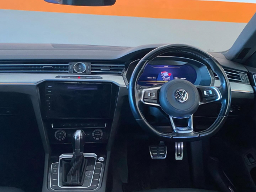 Volkswagen Arteon 2.0L TSI R-Line 4M DSG in Namibia