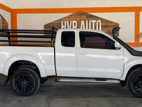 Toyota Hilux 3.0 D4-D E/CAB in Namibia