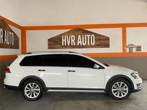 Volkswagen Golf 7 Alltrack 1.8L 4Motion in Namibia