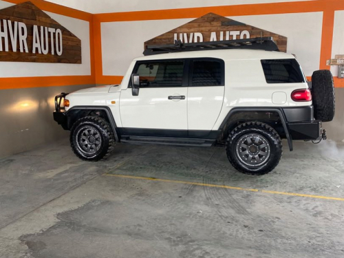 Toyota FJ Cruiser V6 in Namibia