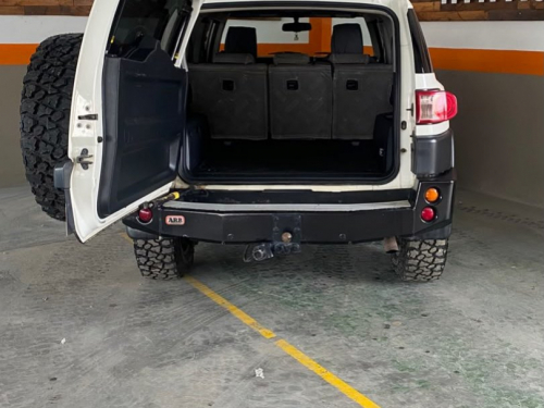 Toyota FJ Cruiser V6 in Namibia
