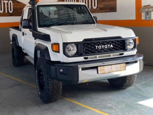 Toyota Land Cruiser LX V8 in Namibia