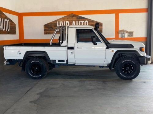 Toyota Land Cruiser LX V8 in Namibia