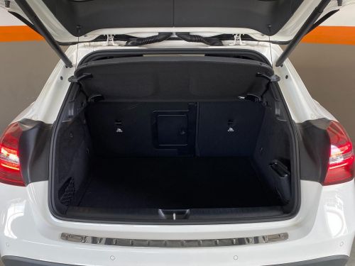 Mercedes-Benz GLA 220 4Matic (IMPORT) in Namibia