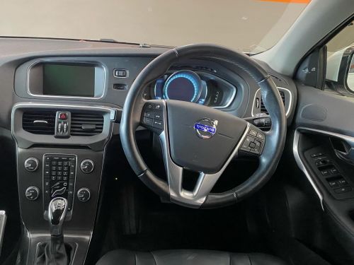Volvo V40 T4 1.6L in Namibia