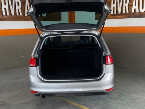 Volkswagen Golf Variant Bluemotion in Namibia