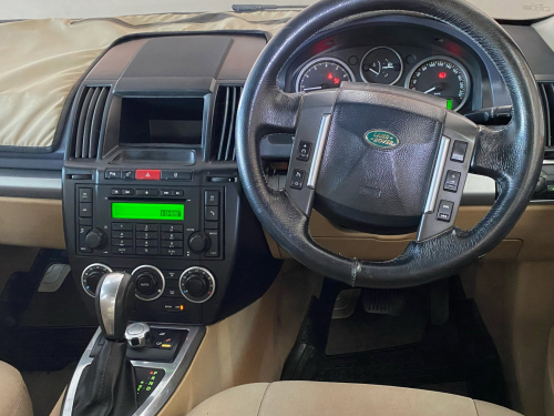 Land Rover Freelander II 3.2L i6 SE 4x4 in Namibia