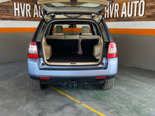 Land Rover Freelander II 3.2L i6 SE 4x4 in Namibia