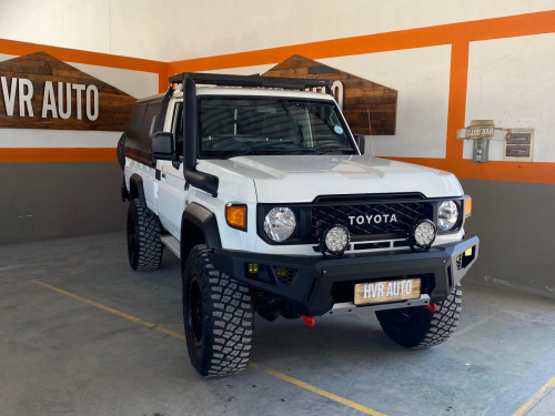 Toyota Land Cruiser V8 in Namibia