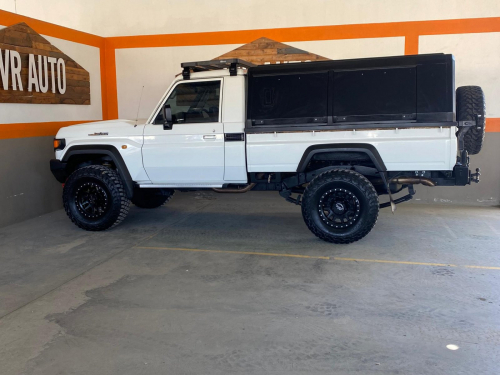 Toyota Land Cruiser V8 in Namibia