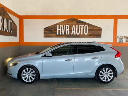 Volvo V40 1.6L T4 in Namibia