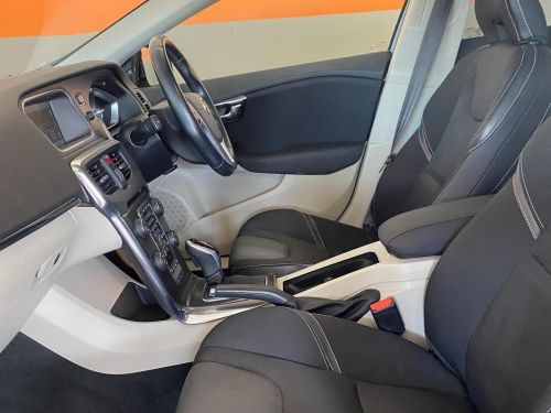 Volvo V40 1.6L T4 in Namibia