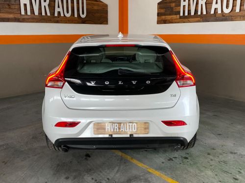 Volvo V40 T4 in Namibia