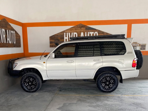 Toyota Land Cruiser 4.7 V8 in Namibia