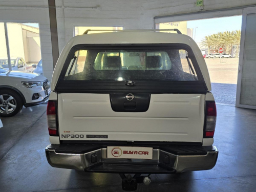 Nissan Nissan NP 300 2.5 Diesel D/cab 4x4 M/t in Namibia