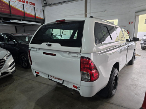 Toyota Hilux SC 2.4 GD S A/C 5MT in Namibia